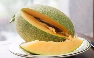 吃哈密瓜喉咙干,喉咙干涩背后的秘密解析