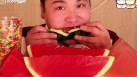 吃瓜都那么可爱,揭秘吃瓜群众的可爱瞬间