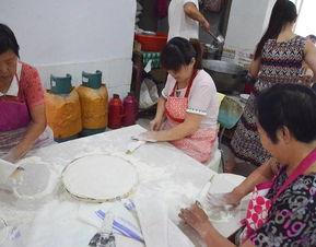 大叔吃馍卖瓜视频,揭秘民间美食与智慧传承