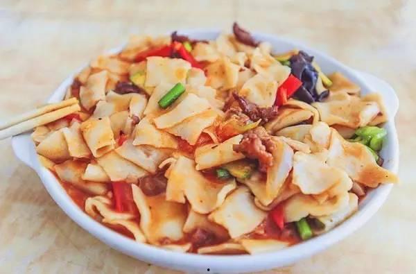 苏式面片吃瓜,夏日吃瓜新风尚，传统美食焕发新活力  第2张